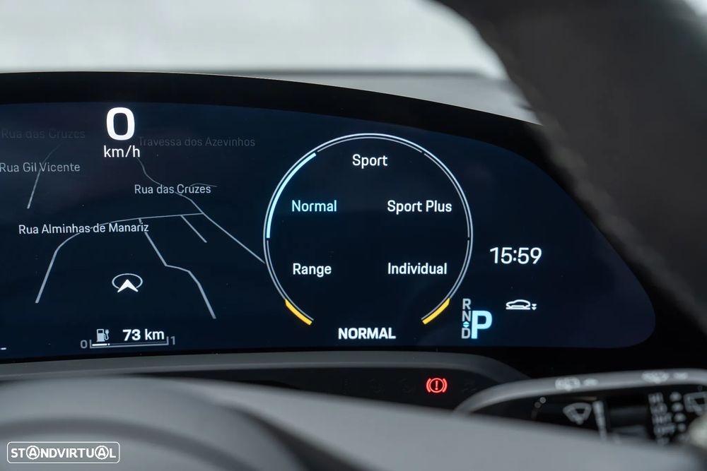 Porsche Taycan Cross Turismo 4 - 33