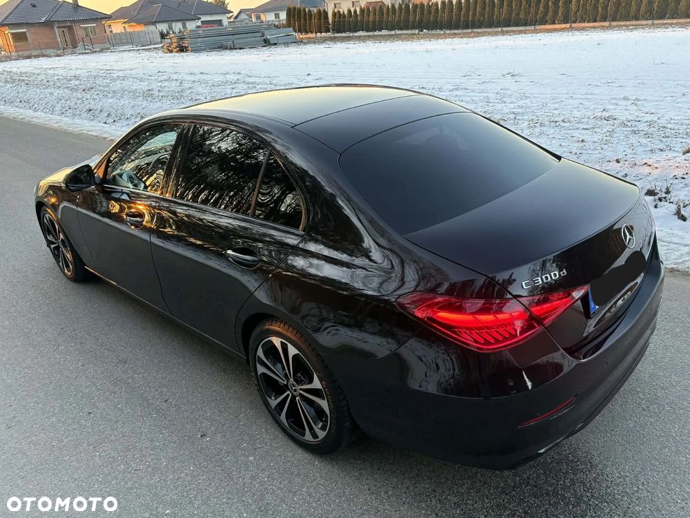 Mercedes-Benz Klasa C 300 d 9G-TRONIC AMG Line - 16