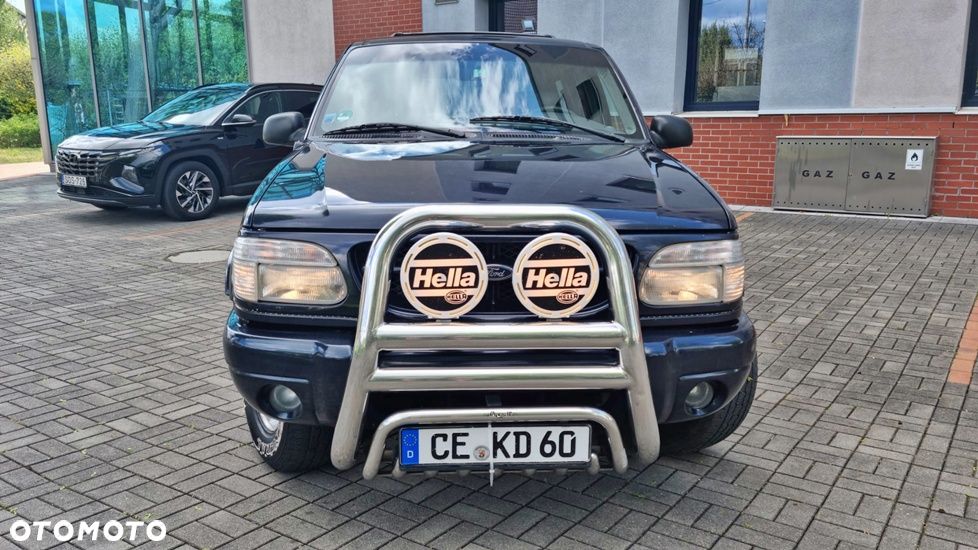 Ford Explorer - 8