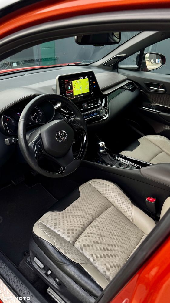 Toyota C-HR 2.0 Hybrid Executive - 14