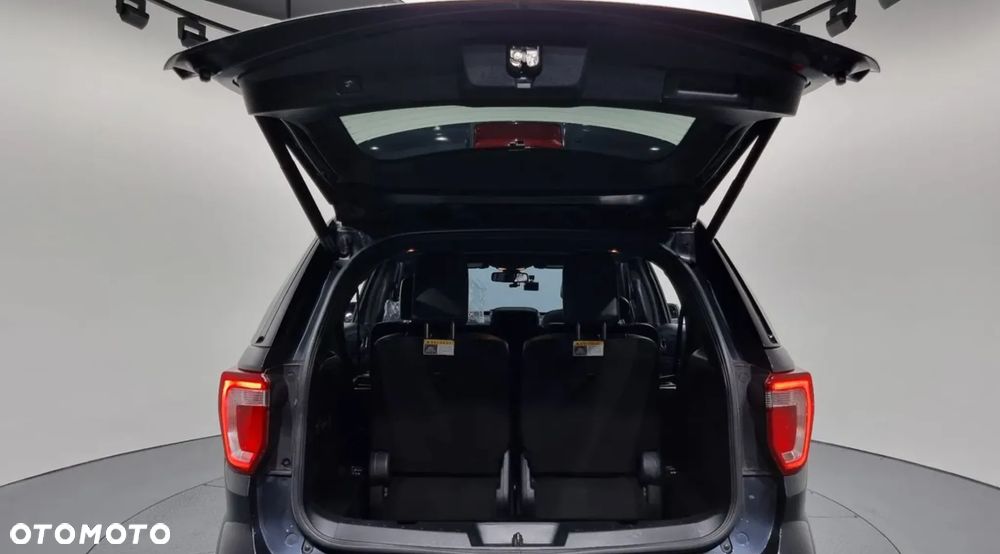 Ford Explorer - 21