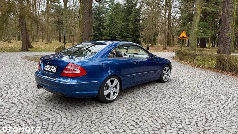 Mercedes-Benz CLK - 12