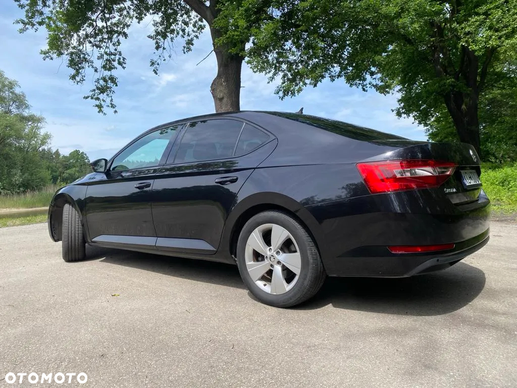 Skoda Superb 2.0 TDI Active DSG - 2