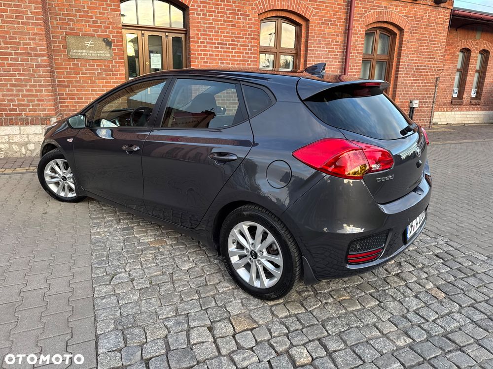 Kia Ceed 1.6 GDI Vision - 17