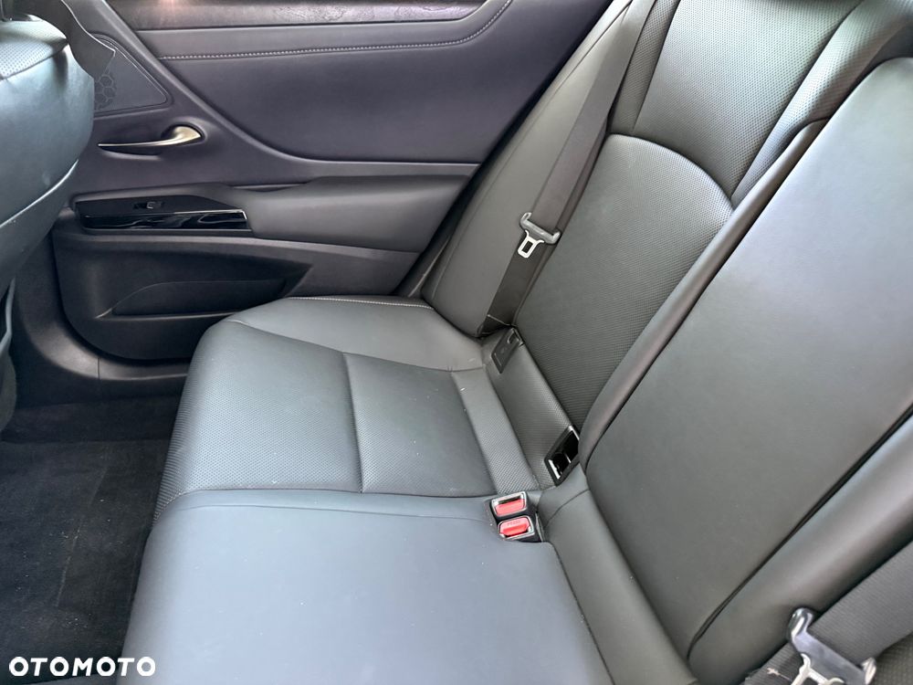 Lexus ES - 24
