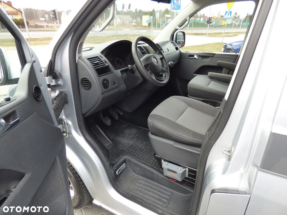 Volkswagen MULTIVAN - 20