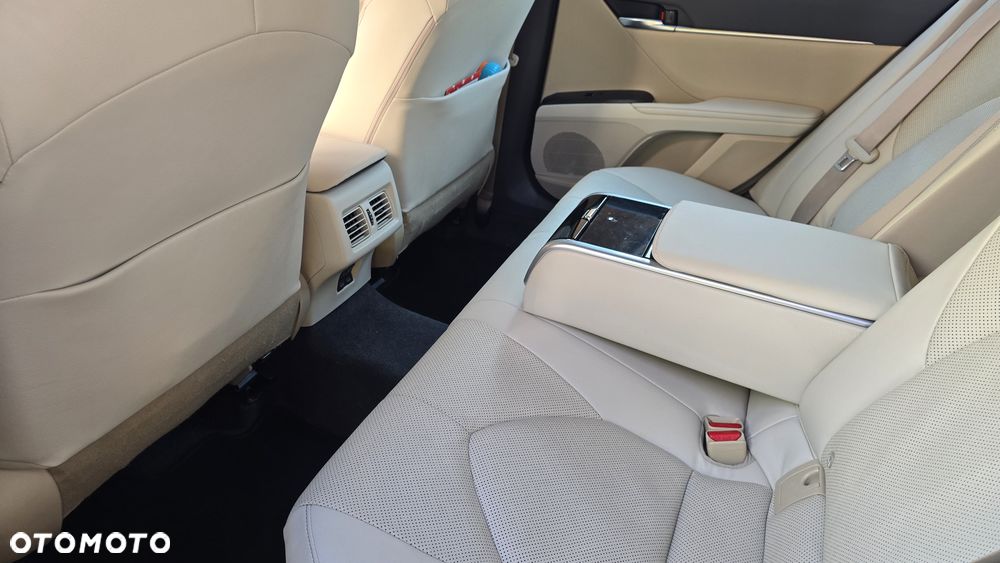Toyota Camry 2.5 Hybrid Executive CVT - 10