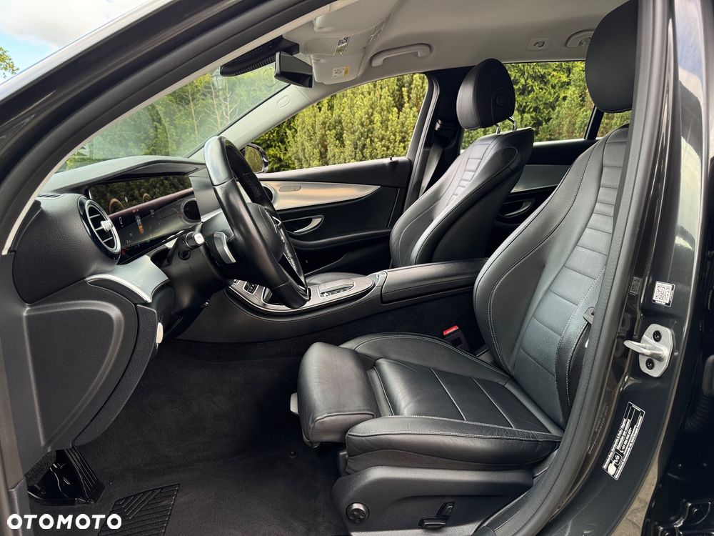 Mercedes-Benz Klasa E 200 9G-TRONIC Exclusive - 5