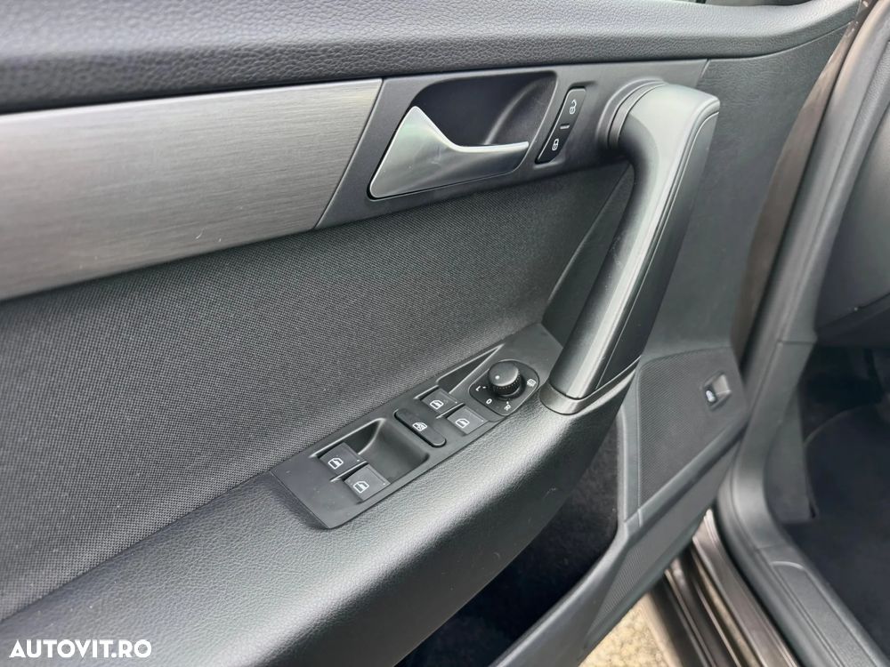 Volkswagen Passat Variant 2.0 TDI BlueMotion Technology DPF Comfortline - 10