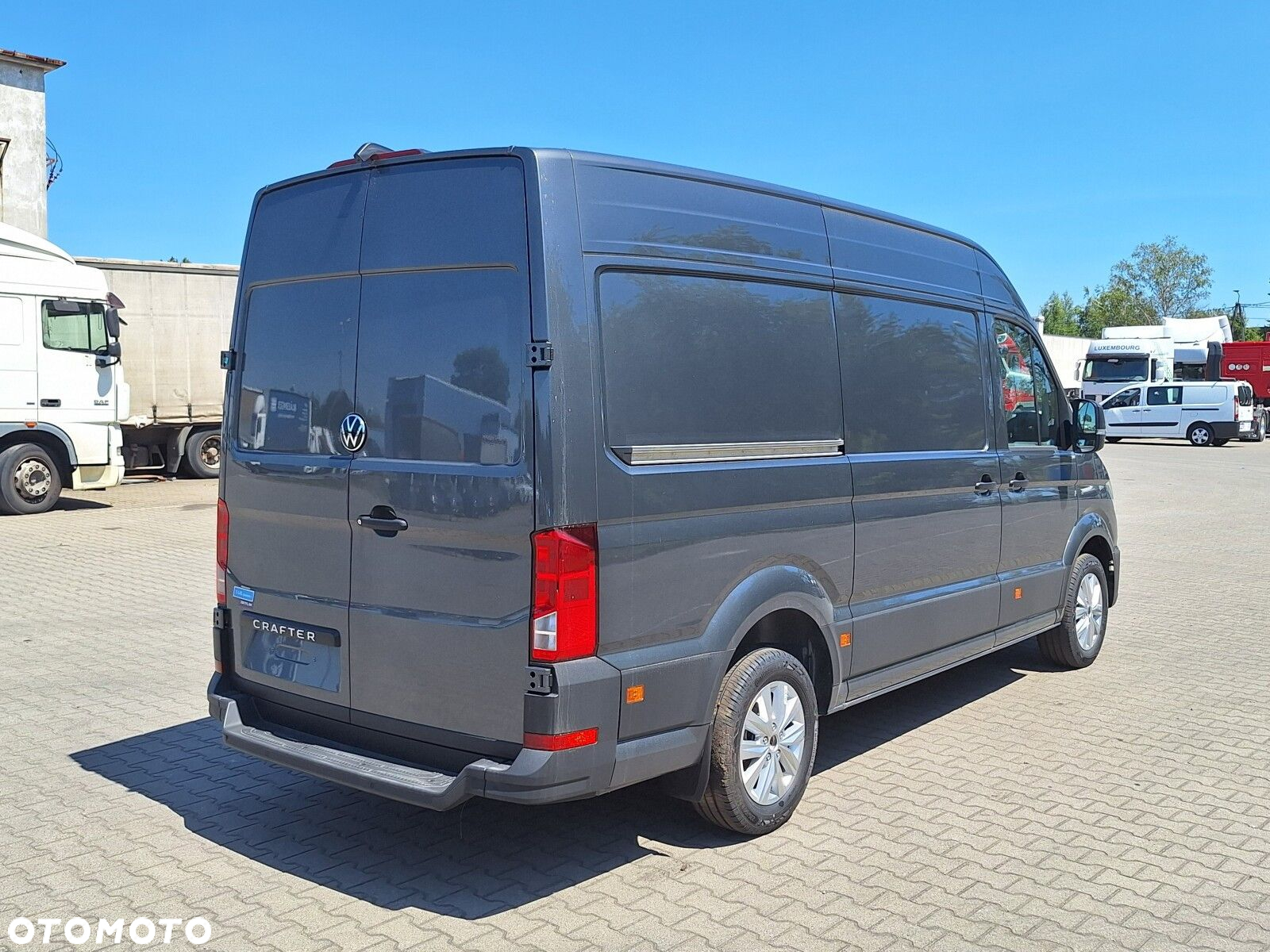 Volkswagen Crafter 35 furgon 177km Automat 3640 - 12
