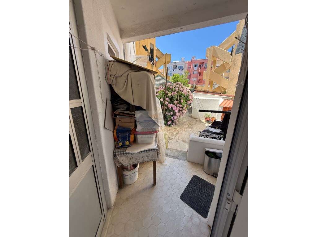 T2 Totalmente Remodelado Amadora - Grande imagem: 5/12