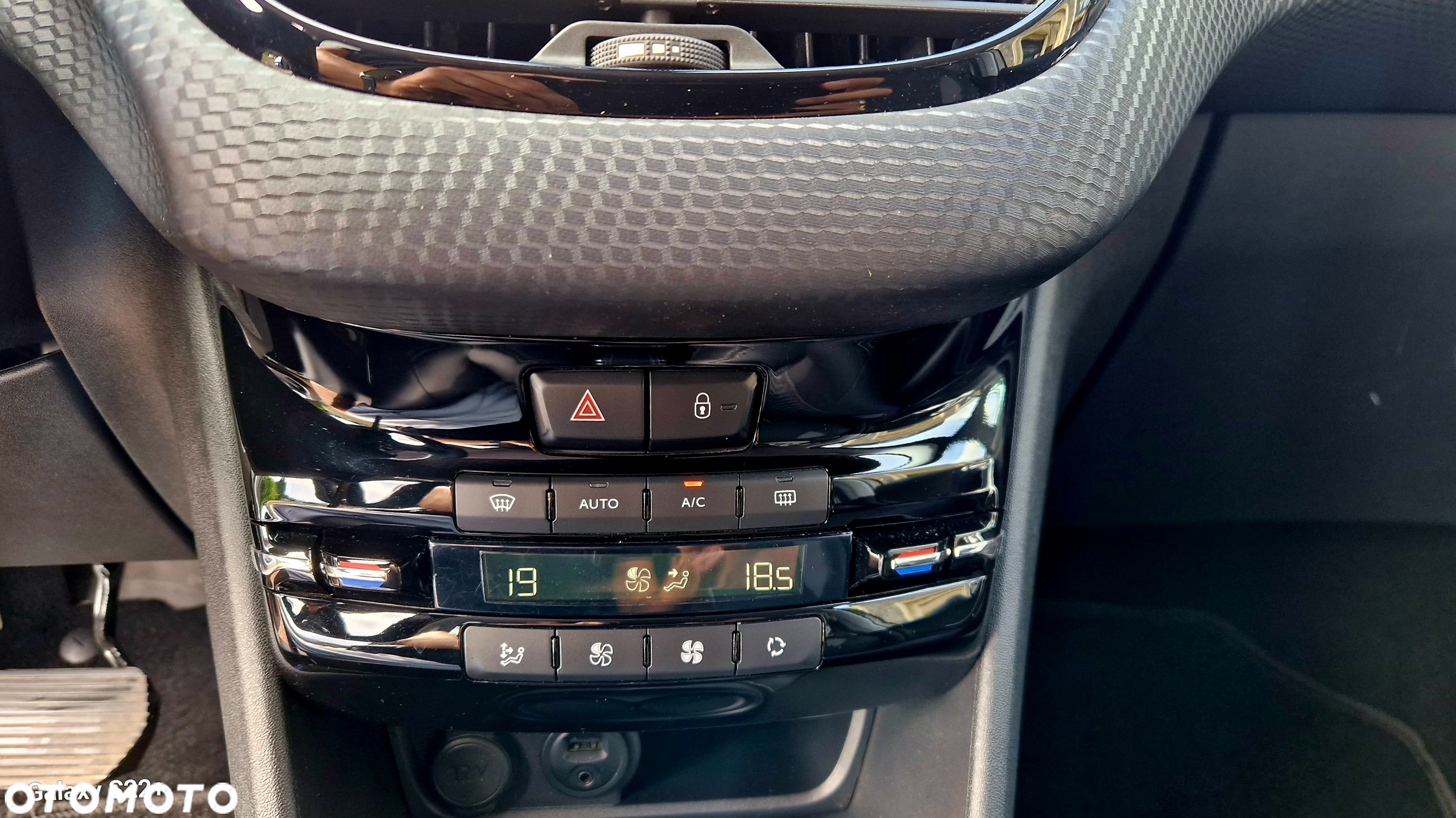 Peugeot 2008 PureTech 110 Stop&Start EAT6 Allure - 13