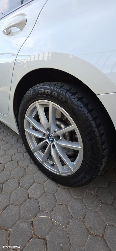 BMW 320 e Touring Corporate Edition Auto - 14