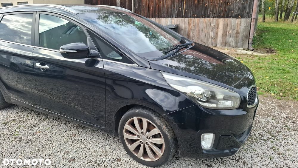 Kia Carens 2015 photo 2
