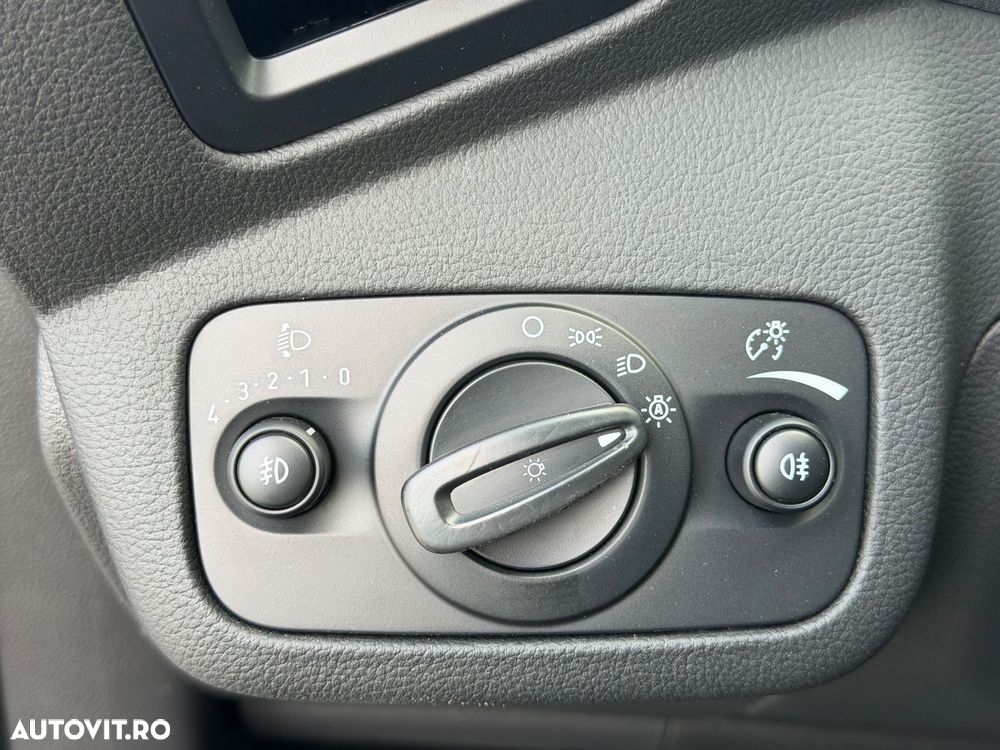 Ford Kuga 1.5 EcoBoost TITANIUM - 38
