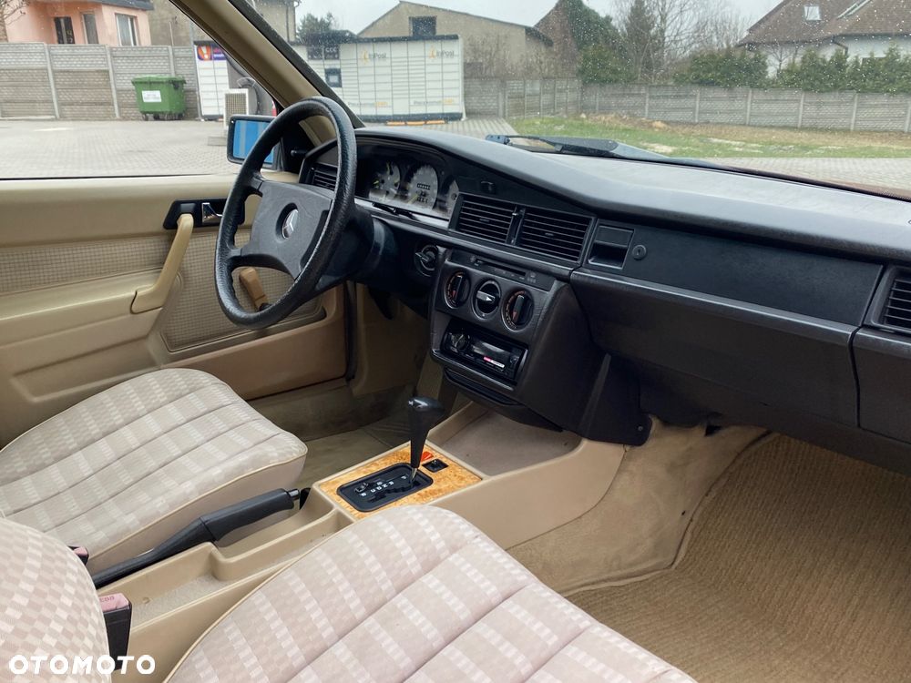 Mercedes-Benz W201 (190) - 15