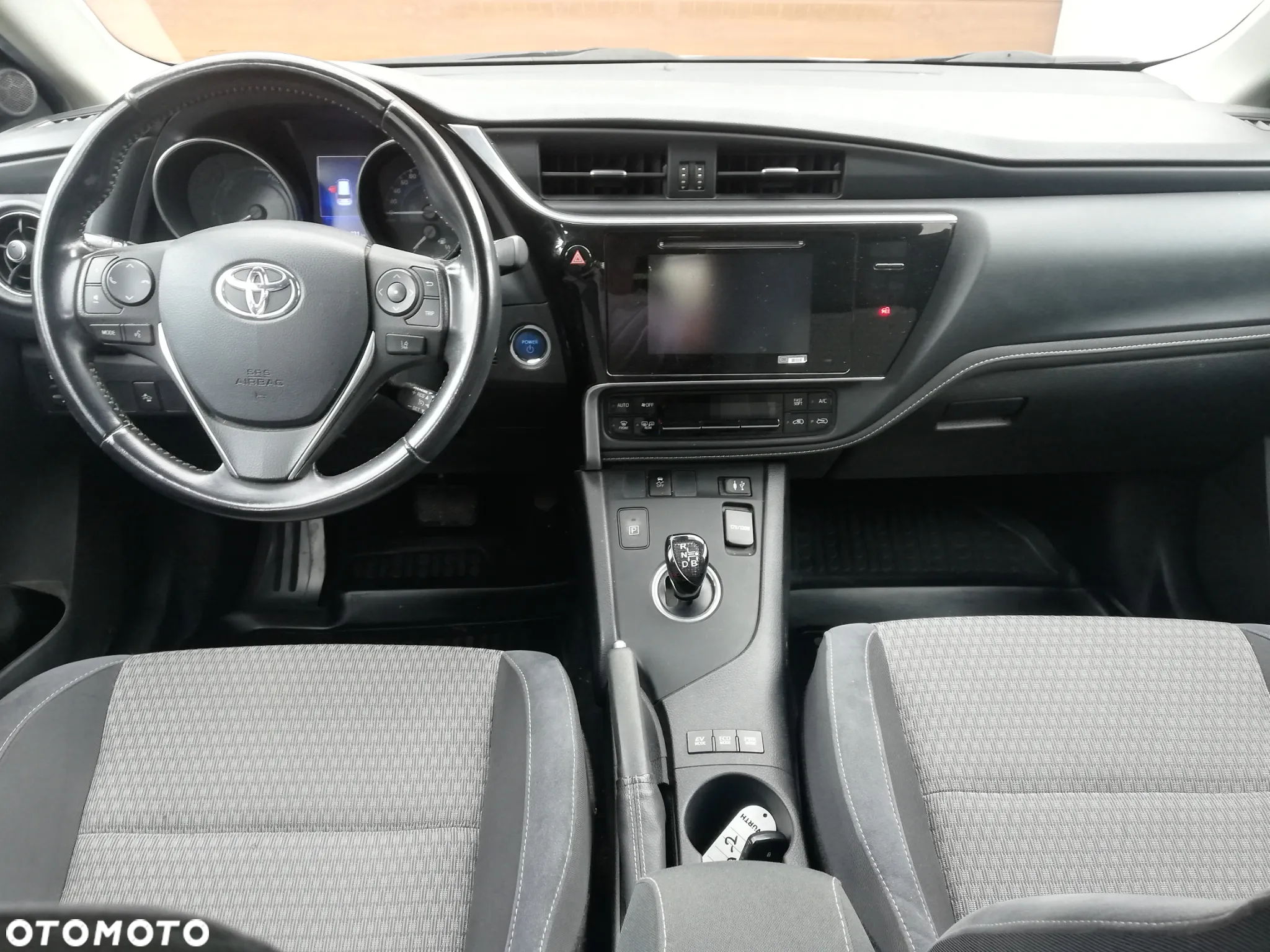 Toyota Auris - 13