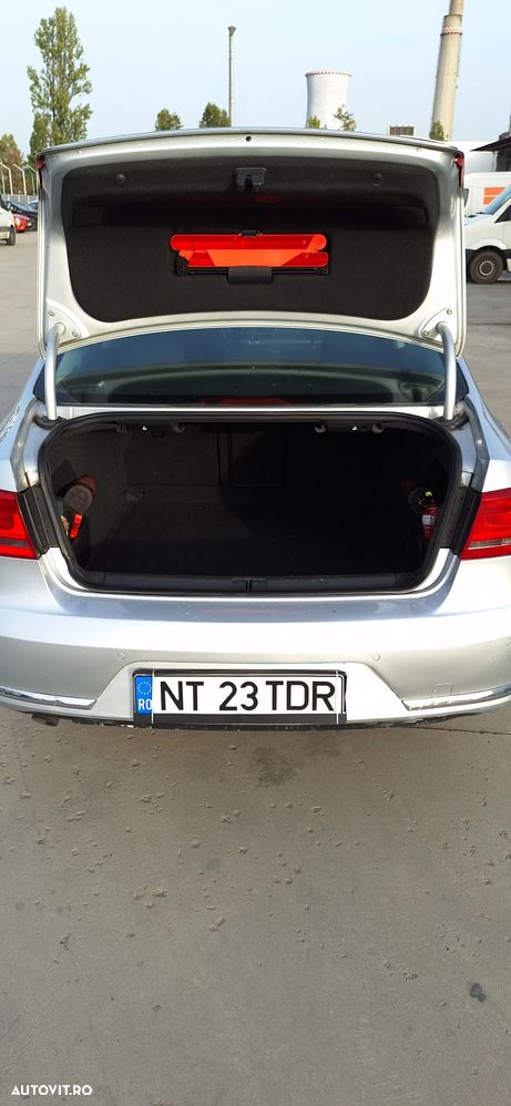 Volkswagen Passat 1.6 TDI BlueMotion - 9