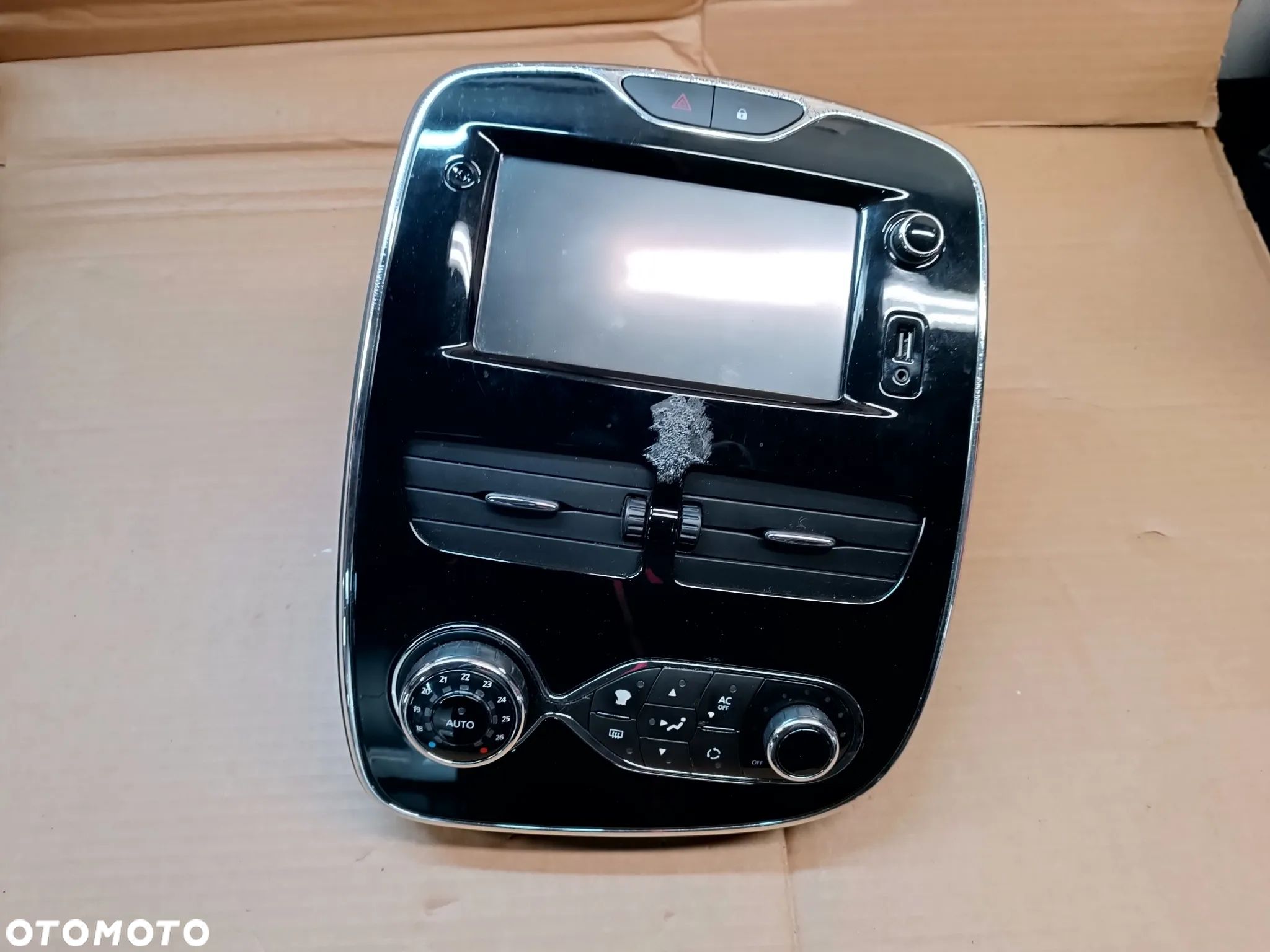RADIO NAWIGACJA GPS WYŚWIETLACZ RAMKA RENAULT CLIO IV - 1