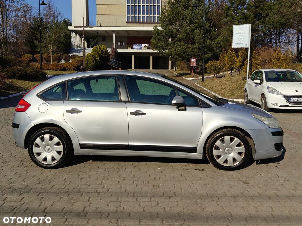 Citroën C4 1.4 16V Impress - 2