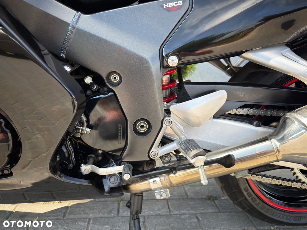 Honda CBR - 35