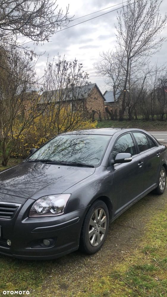 Toyota Avensis - 1