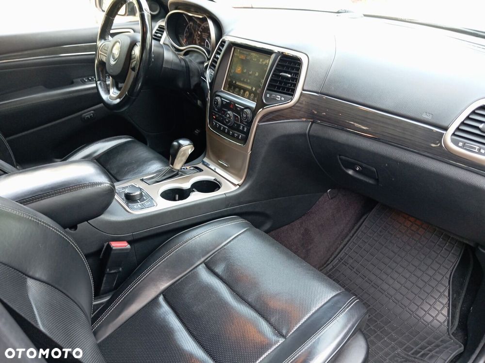 Jeep Grand Cherokee - 12