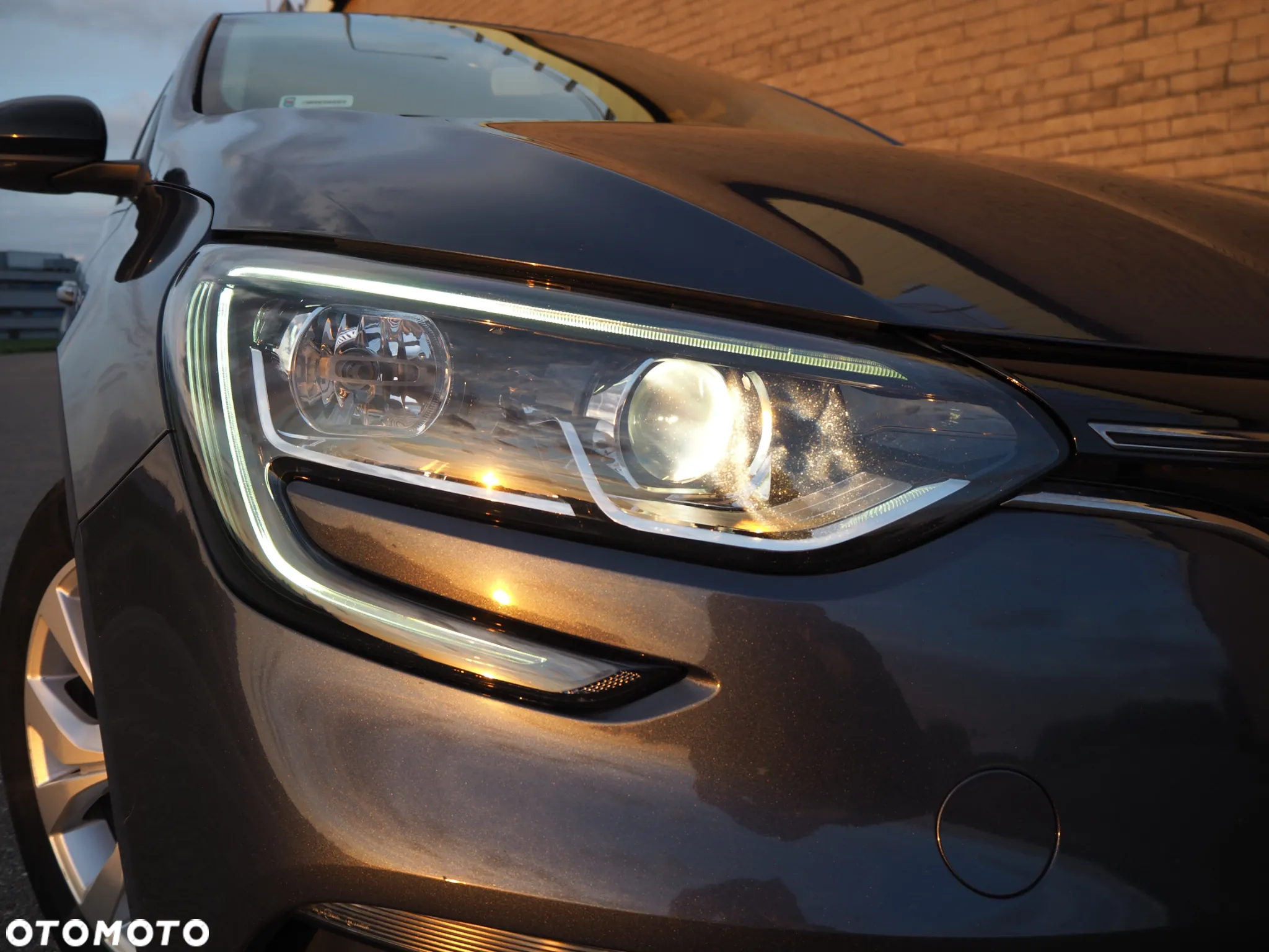 Renault Megane 1.5 Blue dCi Intens EDC - 11