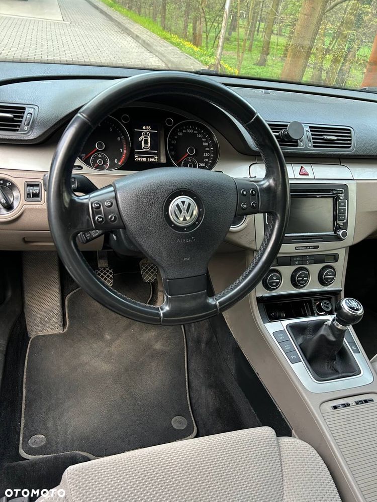 Volkswagen Passat 1.8 TSI Comfortline - 12