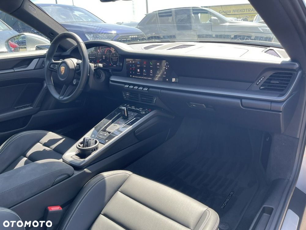 Porsche 911 Carrera - 8