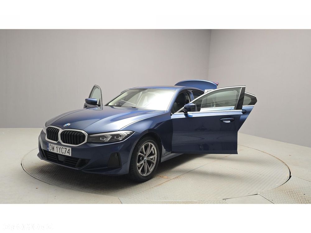 BMW Seria 3 320d xDrive - 9
