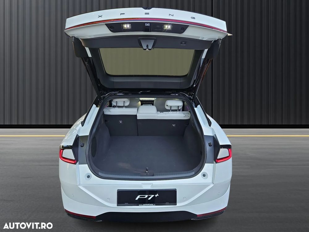 Xpeng P7 - 17