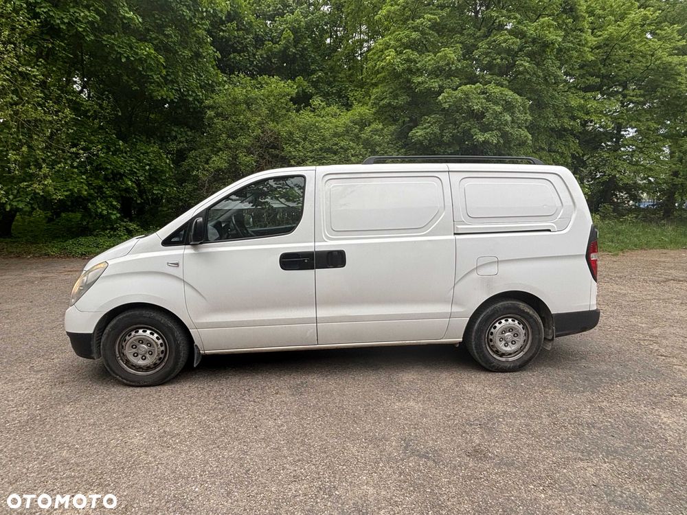 Hyundai H-1 Starex - 1