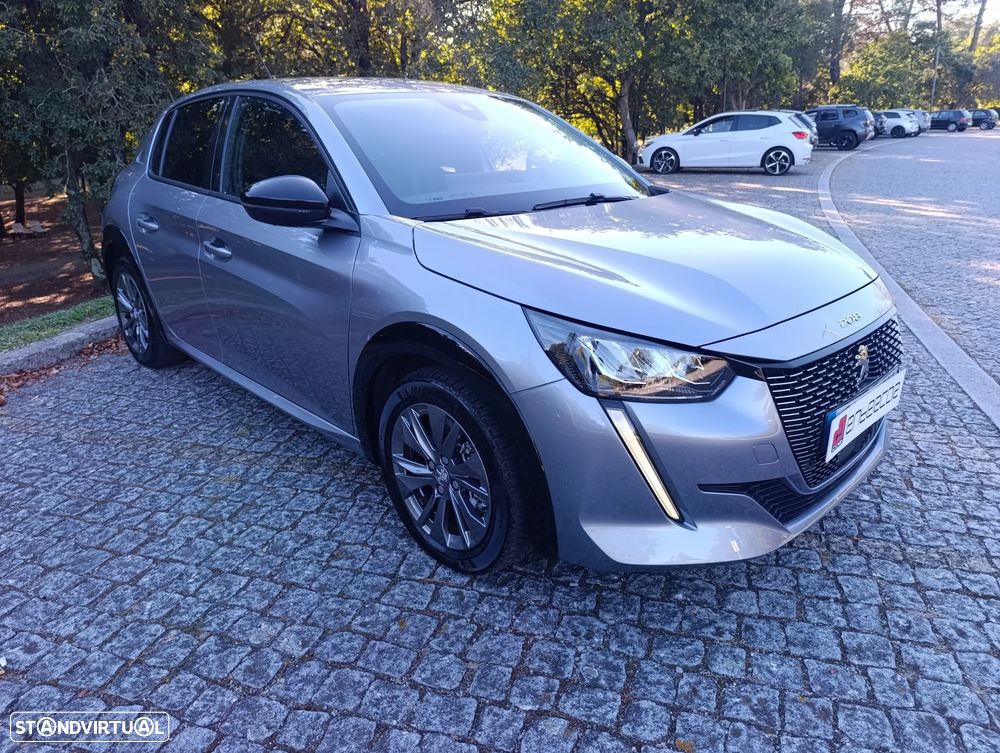 Peugeot E-208