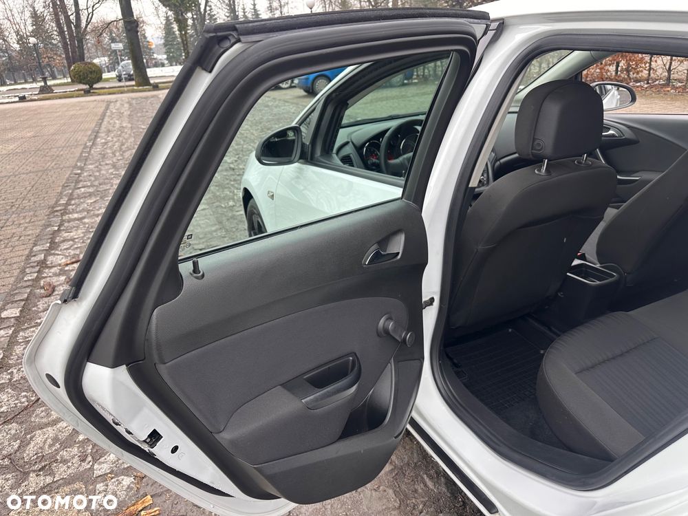 Opel Astra 1.4 ecoFLEX - 17