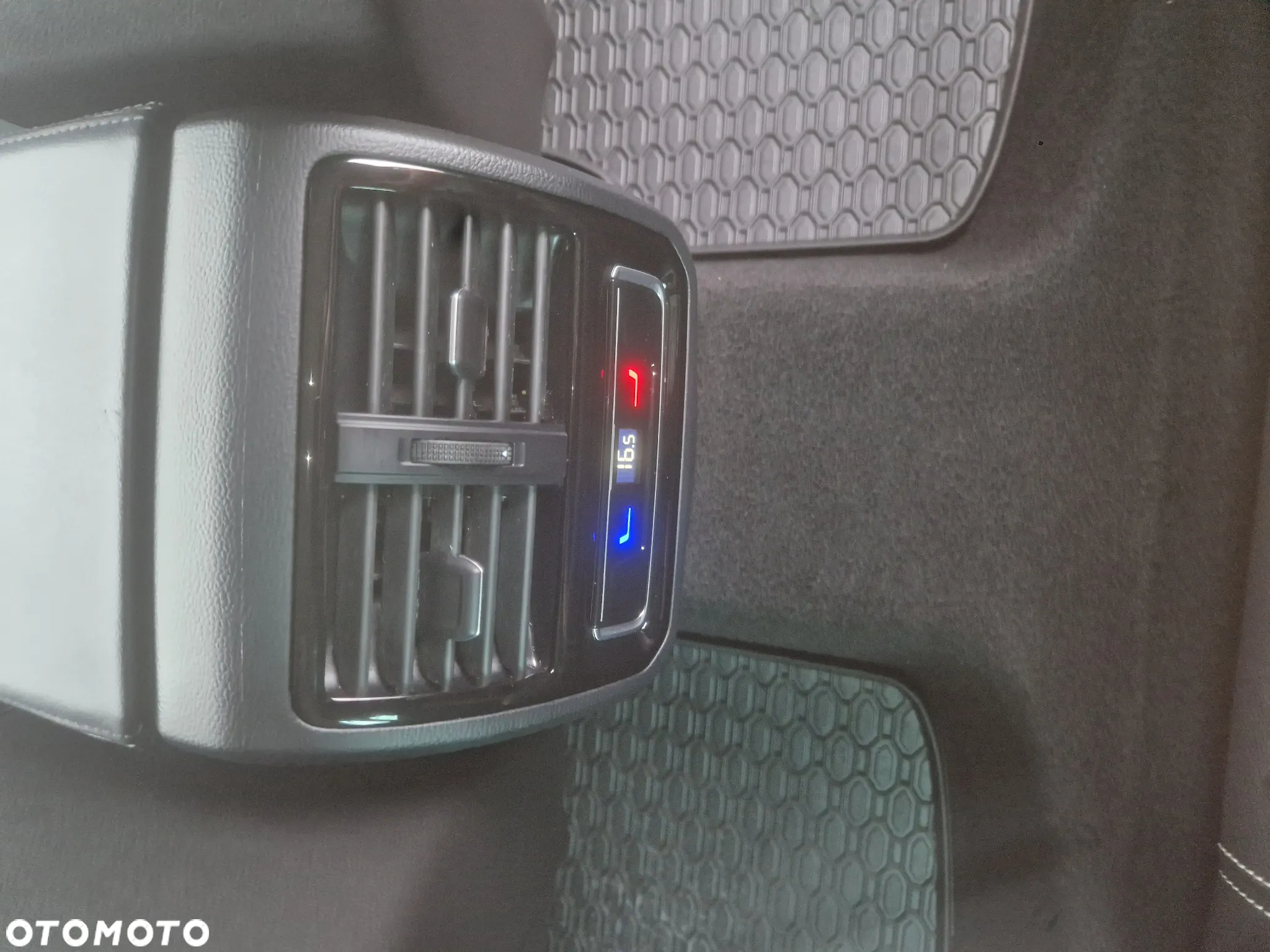 Volkswagen Passat 2.0 TDI 4Mot Elegance DSG - 17