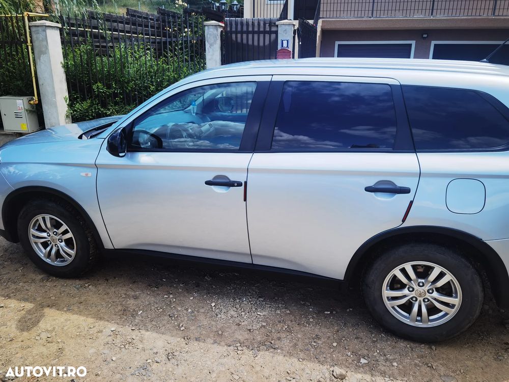 Mitsubishi Outlander - 7