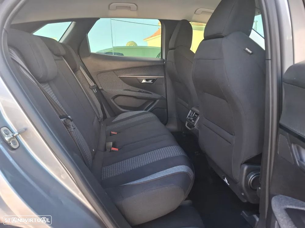 Peugeot 3008 PureTech 130 Stop & Start GPF EAT8 Active Business-Pack - 36