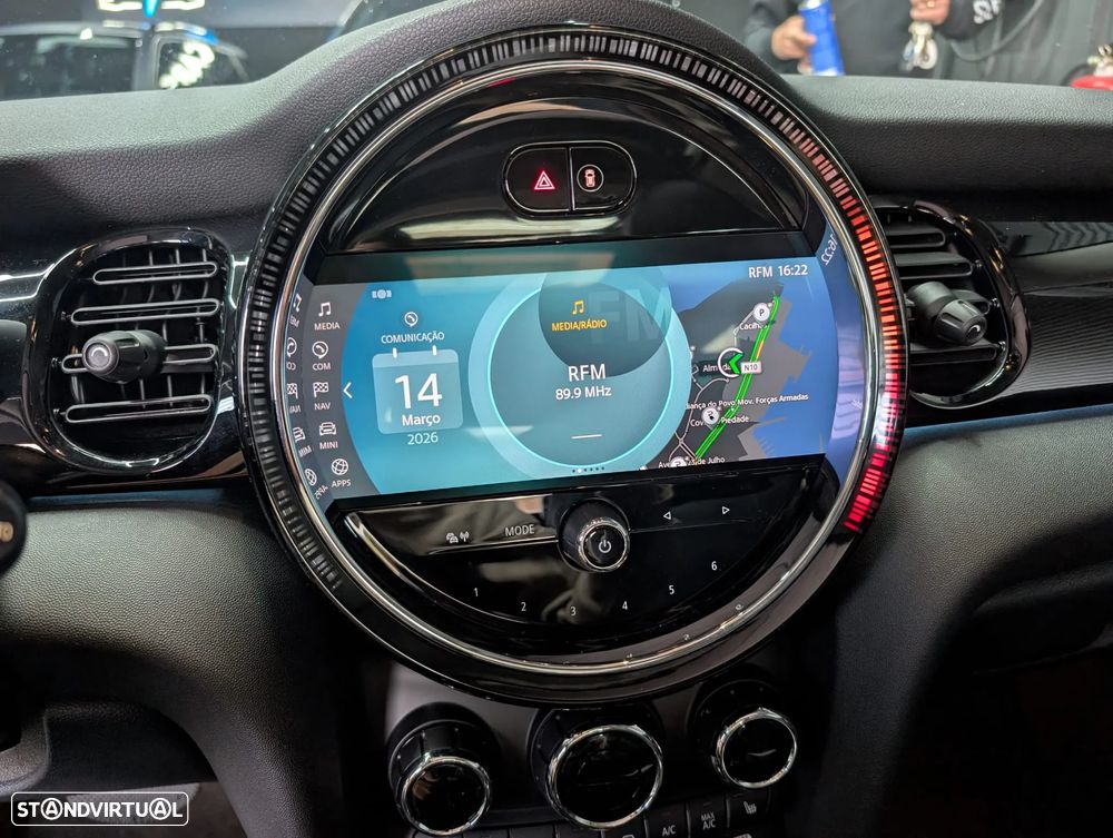 MINI 3 Portas Cooper SE Premium Extra Essential - 29