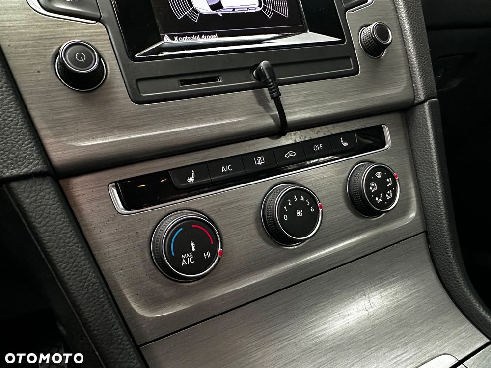 Volkswagen Golf 2.0 TDI BlueMotion Technology Cup - 23