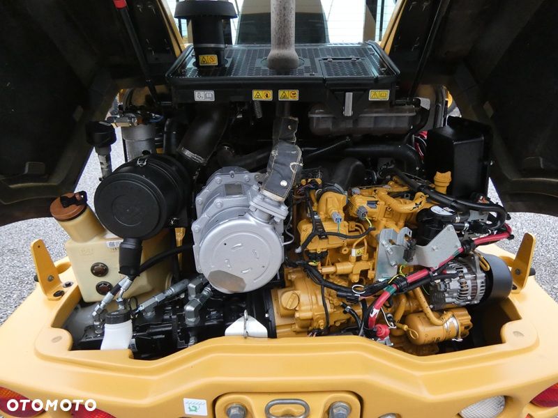 Caterpillar CAT 906M z Niemiec / 2018r / Super Stan / - 15