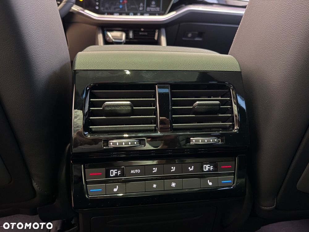 Volkswagen Touareg - 18