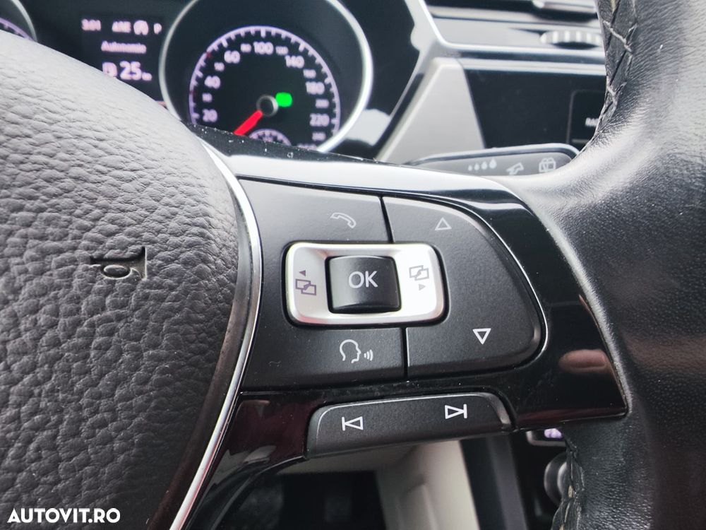 Volkswagen Touran 2.0 TDI DSG Comfortline - 25