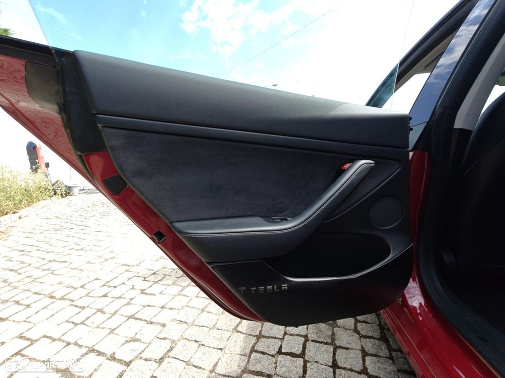 Tesla Model 3 Long Range Tração Integral - 17
