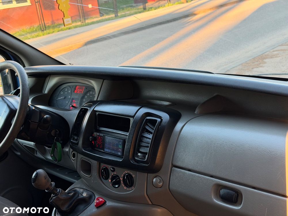 Renault TRAFIC - 12