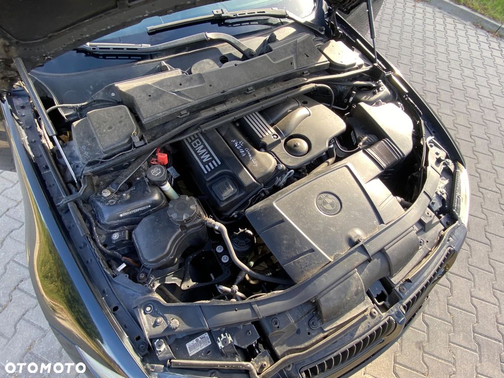 BMW Seria 3 320i - 16