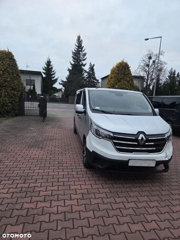Renault Trafic 2.0 dCi - 9