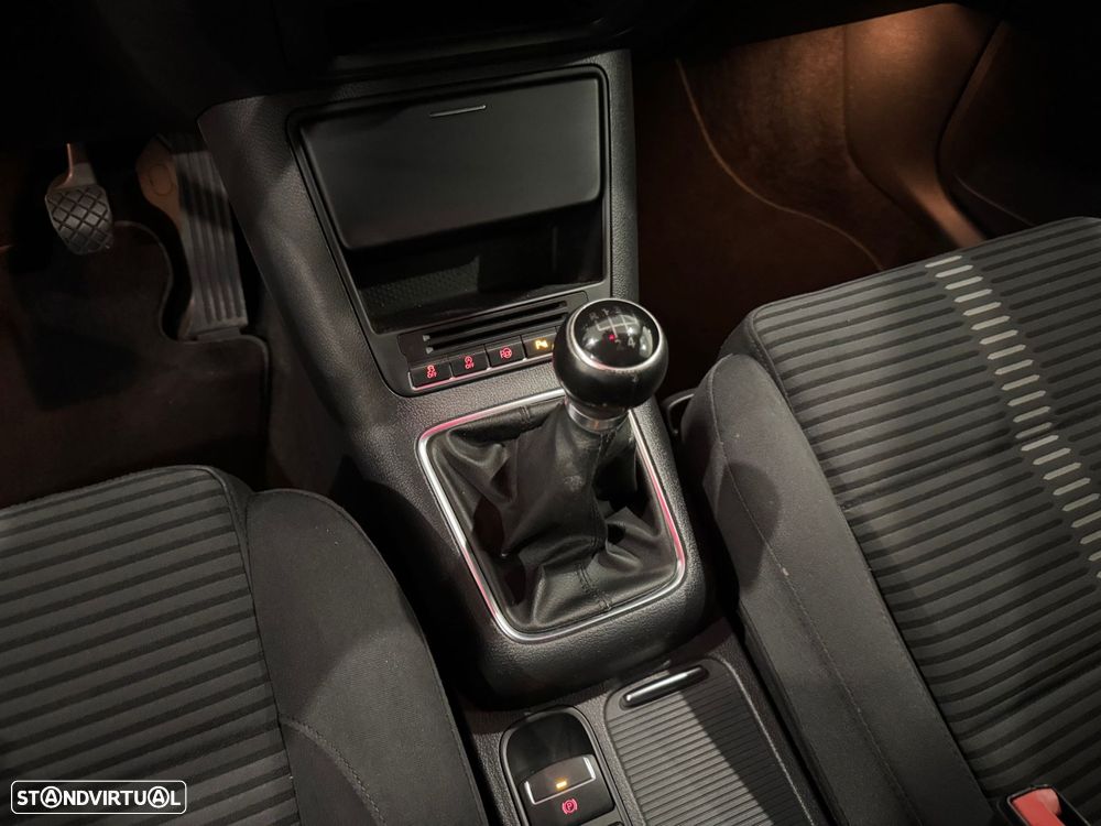 VW Tiguan 2.0 TDi Sport BlueMotion - 35