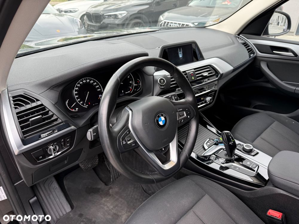 BMW X3 xDrive20i Advantage - 14