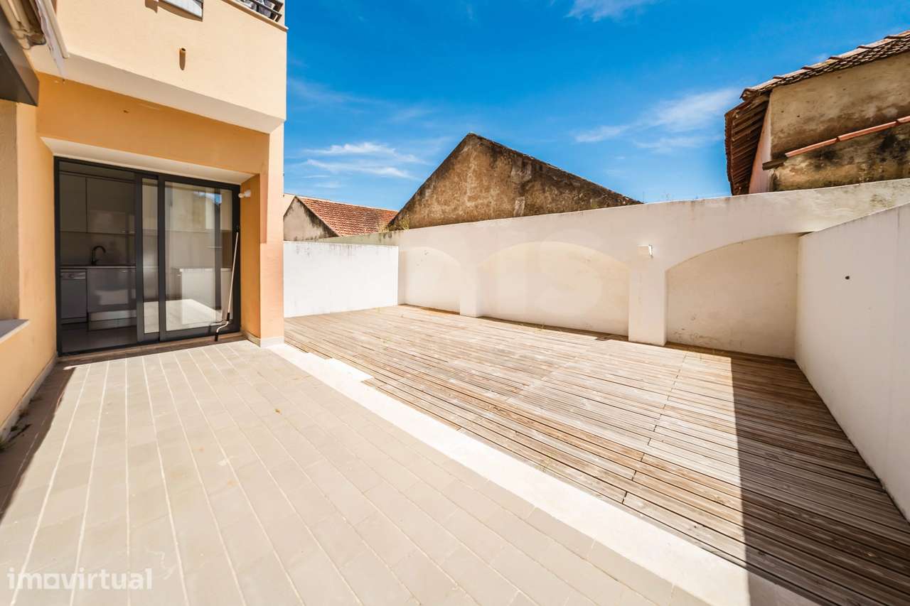 Apartamento T2 Semi-Novo | Terraço | Garagem | Bombarral - Grande imagem: 3/30